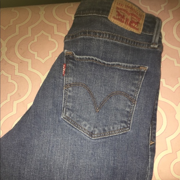 Levis mid rise Jeans - Picture 3 of 3